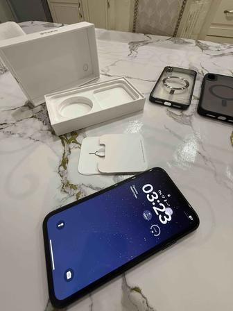 Продам iPhone XR 64gb