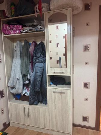 Прохожий шкаф