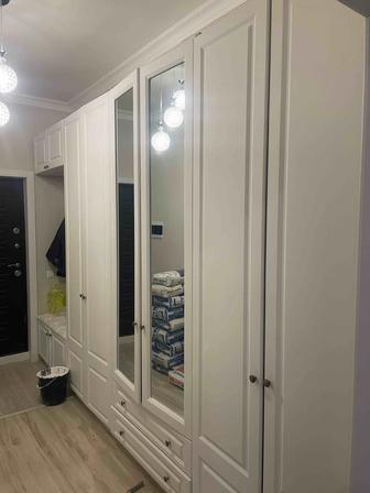 Продам шкаф в прихожую