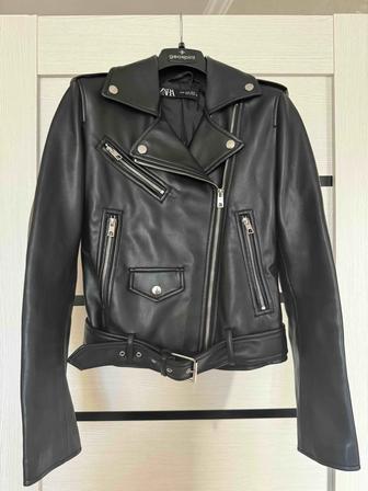 Кожаная куртка Zara XS отдам почти даром!