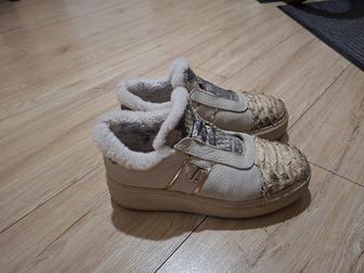 Кроссовки женские зимние