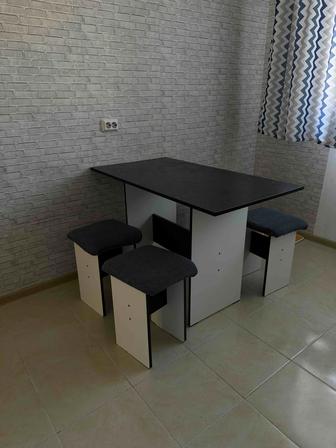 Продам сто и стулья б/у