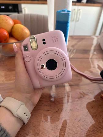 Продам instax mini 12