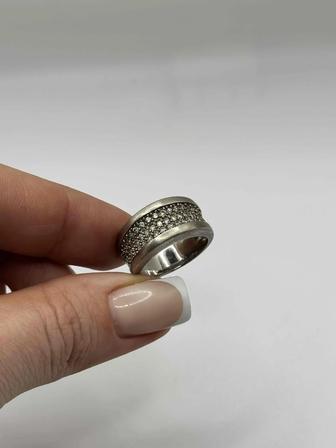 Кольцо серебро усыпано фианитами