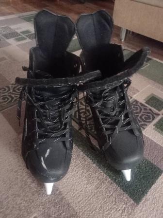 Продам коньки