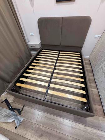 Двуспальная кровать 160х200