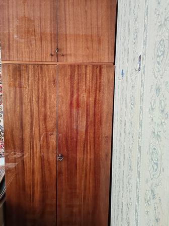 Отдам бесплатно шкаф с антресолью