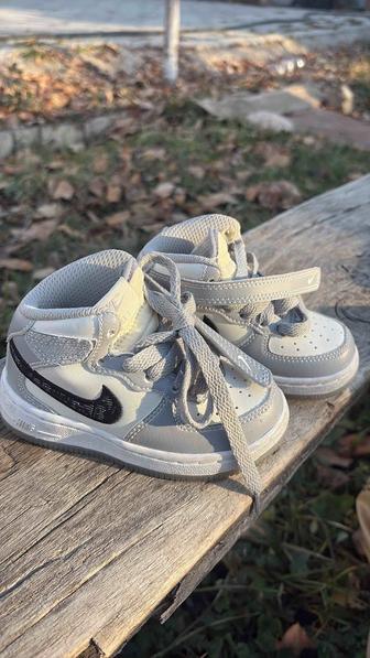 Кроссовки для девочек