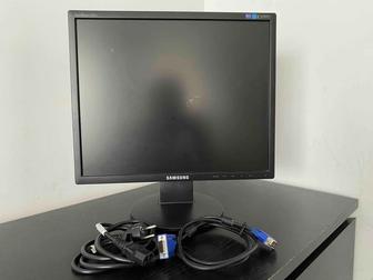 Монитор Samsung SyncMaster 943n.