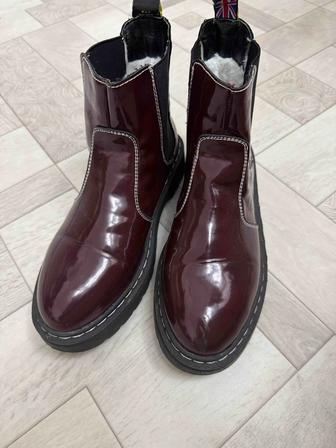 Продам новые ботинки (зима) бордовые, стильные, теплые