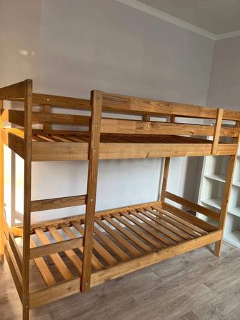 Двухъярусная кровать