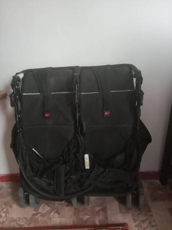 Продам коляску для двоих
