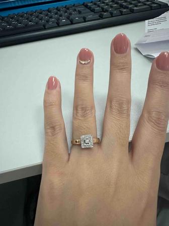 Продается кольцо золото с бриллиантами