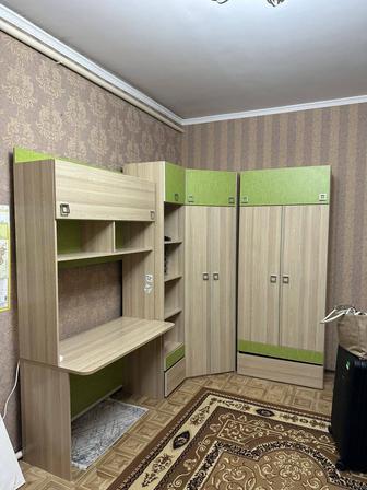Продается комплексный шкаф-стол для детской, учебы и прочего