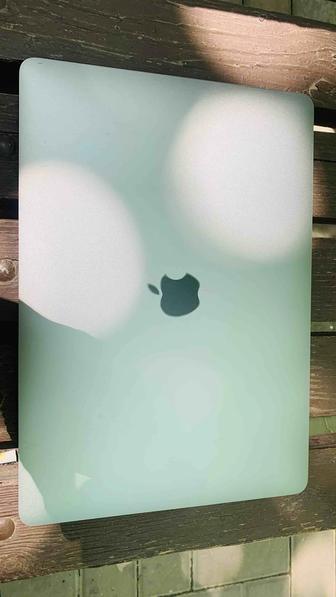 Продаю MacBook Air 2020, 16GB, 256GB CTO