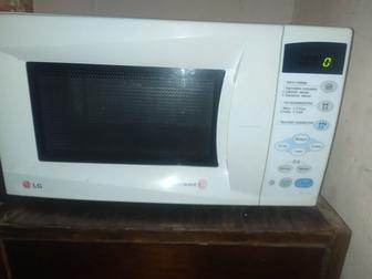 Продаю микроволновую печь