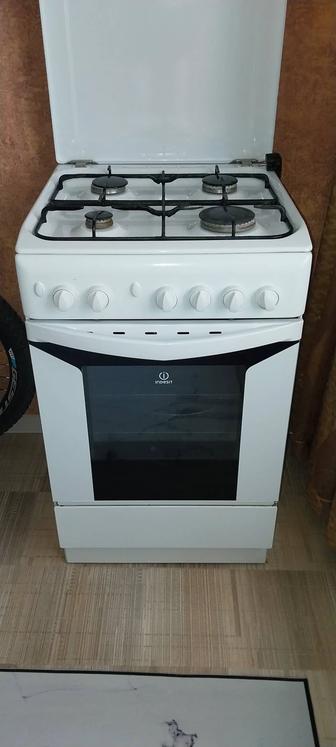Продам газовую плиту б/у