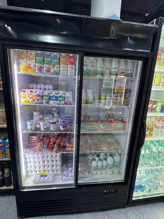 Продам холодильник для магазина двухдверный однодверный для бизнеса