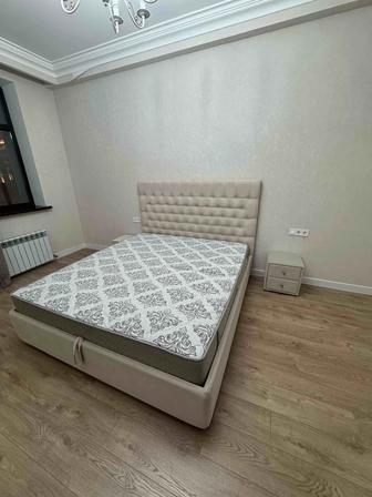 Кровать с матрасом