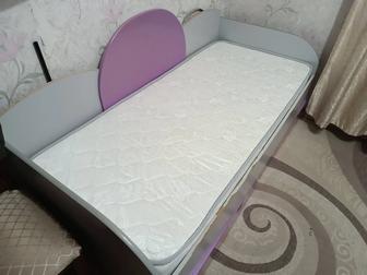 Детская кровать с матрасом