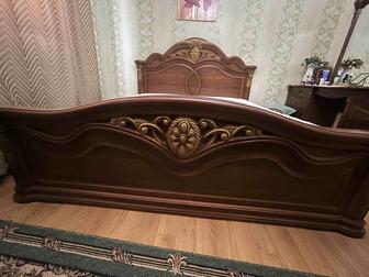 Кровать