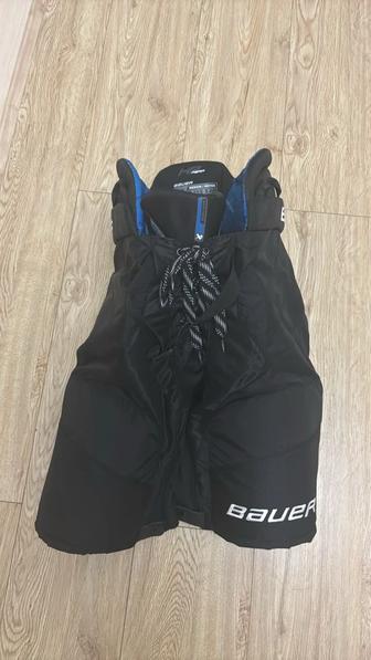 Хоккейные шорты Bauer.