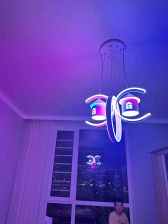 Продам люстру