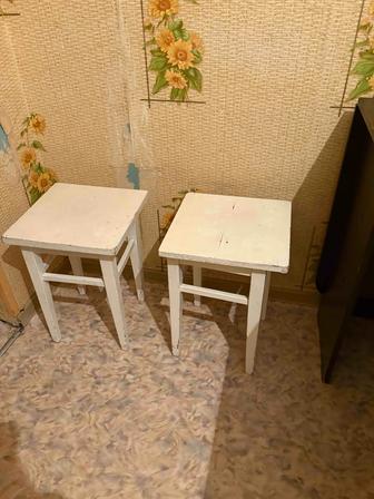 Стол со стульями