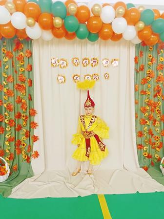 Продам казахское костюм одевали один раз новая цена 28000т туфли 27р-8000т