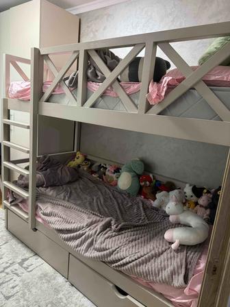 Продам 2-хярусную кровать