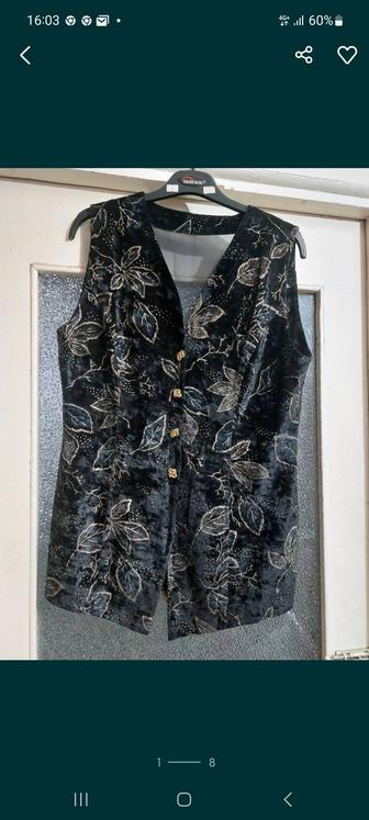 Жилет велюровый с широком.. на застежка.. размер 46-48