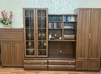 Диван, детская мебель 2 кровати, горка, стол под компьютер и удобно учиться