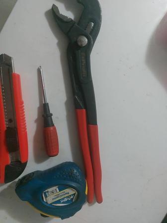 Кровля гаражей. Услуги сантехника и электрика. Писать