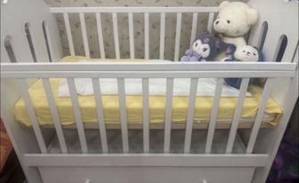 Продам кроватку детскую