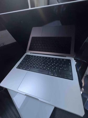 Macbook m1 pro серебристый