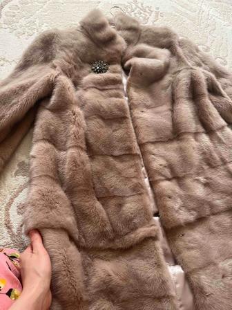 Бежевая норковая шуба
