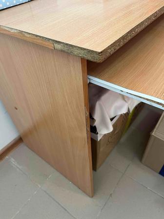 Стол компьютерный