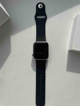 Продам часы Apple Watch SE