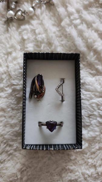 Продам комплект ювелирных украшений