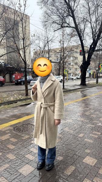 Зимнее пальто молочного цвета из итальянской шерсти, S