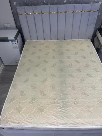 Продам кровать 160-200 б/у. В отличном состоянии с матрасом.