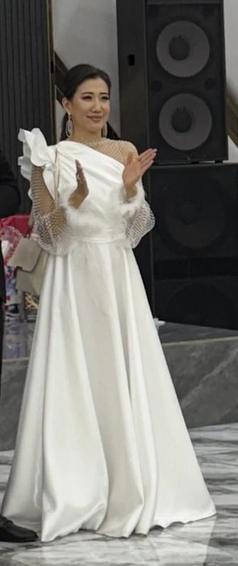 Белое платье пышное