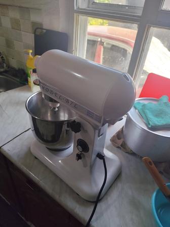 Продам миксер планетарный