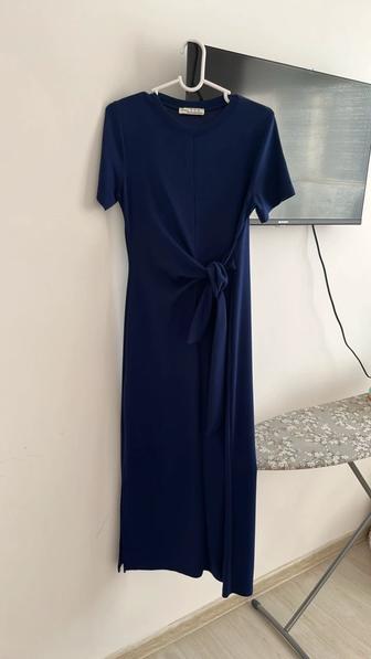 Темный синий платье