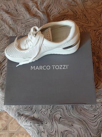 Продаю кроссовки