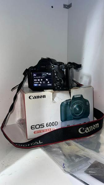 Продам фотоаппарат Canon 600D