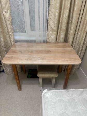 Стол в хорошем состоянии