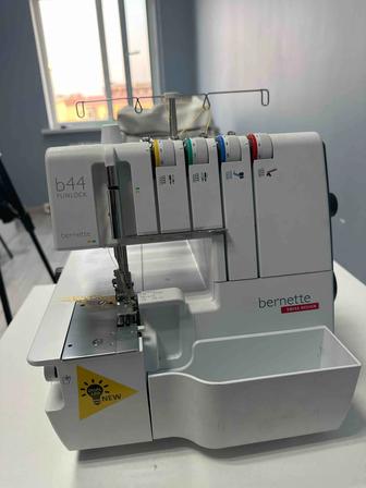 Оверлок Bernette Funlock 44