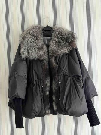 Продам демисезонную куртку в отличном состоянии