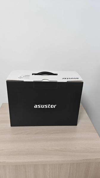 АСUSTOR AS1002T v2 двухдисковый NAS, Dualcore 1.6 GHz, 512 MB DDR3